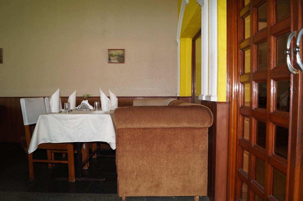 Hotel Badami Court Exteriör bild